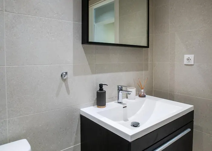 Gimispacethree - Valaoritou Architectural 1-br Apartment