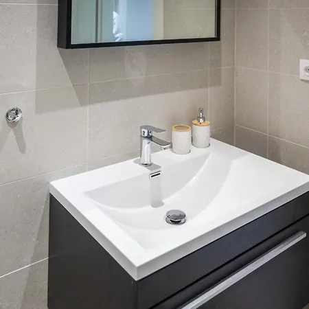 Gimispacethree - Valaoritou Architectural 1-br Apartment