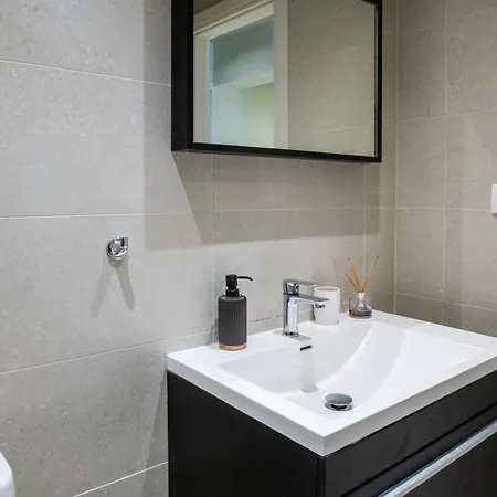 Gimispacethree - Valaoritou Architectural 1-br Apartment