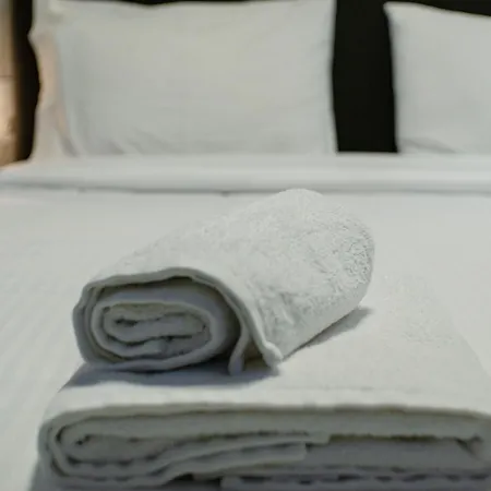 Gimispacethree - Valaoritou Architectural 1-br Apartment Thessaloniki